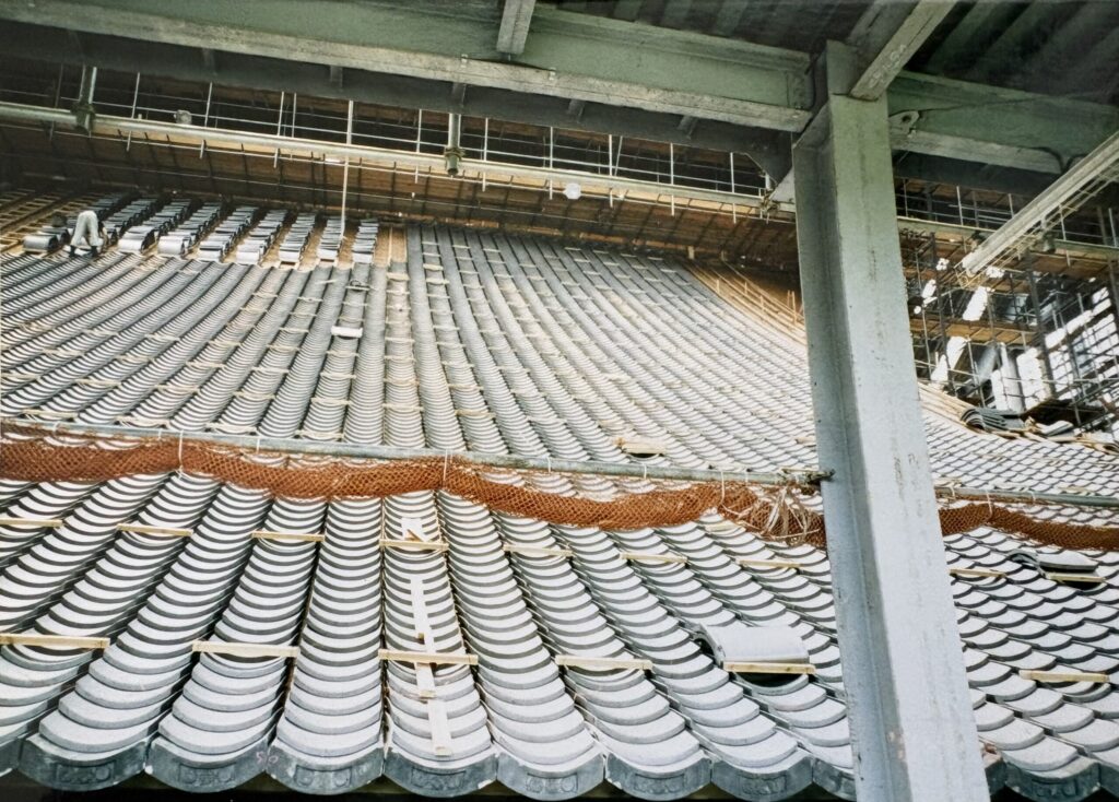 専修寺　御影堂橋本瓦　地瓦葺き